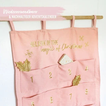 Kopia av Adventskalender Fickor Rosa & Guld Broderier